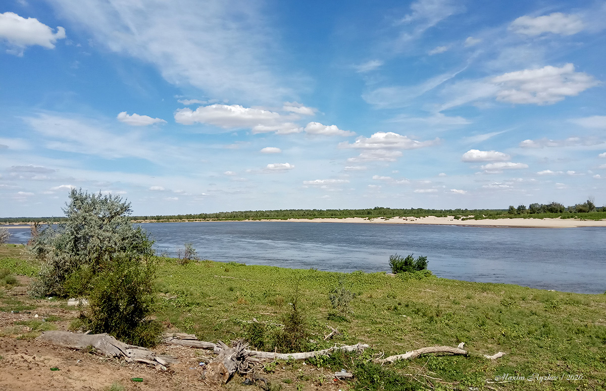 Волга в пос. Цаган-Аман (Калмыкия)