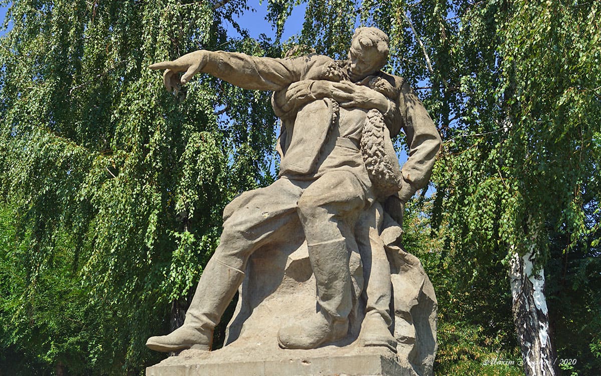 Скульптура "Командир" на Мамаевом Кургане